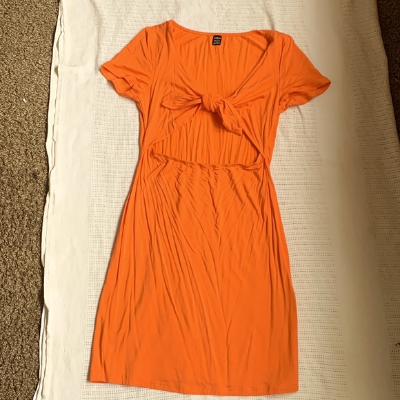 L Front Tie Peephole Orange Dress - Picture 1 of 3